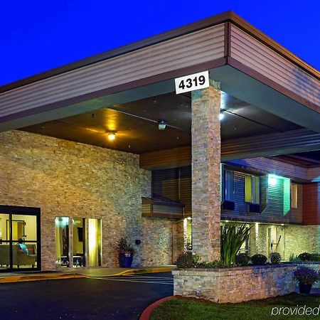 מלון La Quinta By Wyndham Portland Nw מראה חיצוני תמונה