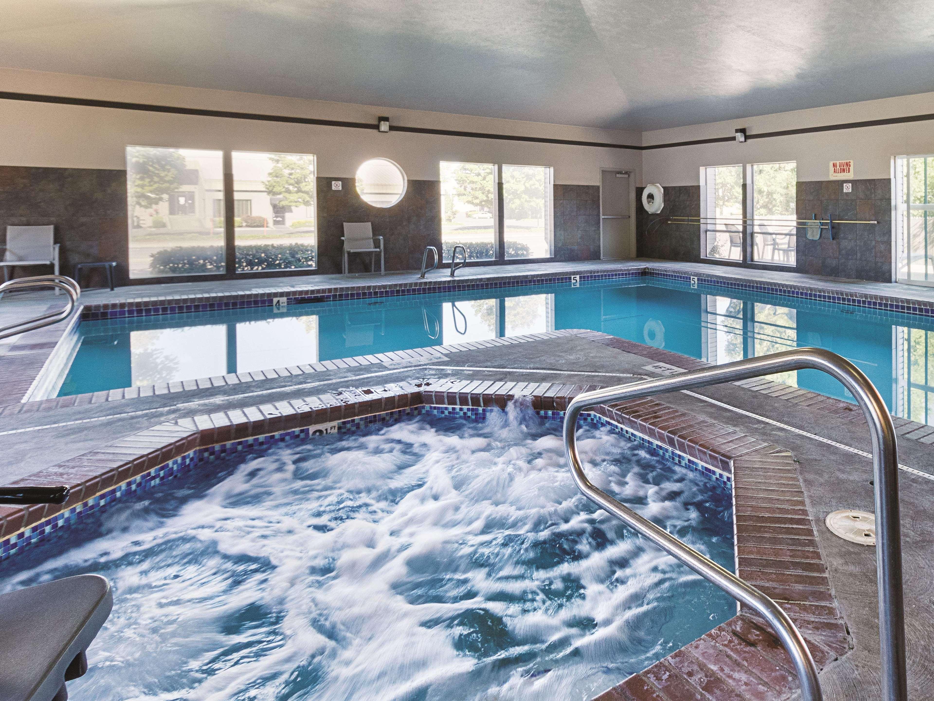 מלון La Quinta By Wyndham Portland Nw מראה חיצוני תמונה