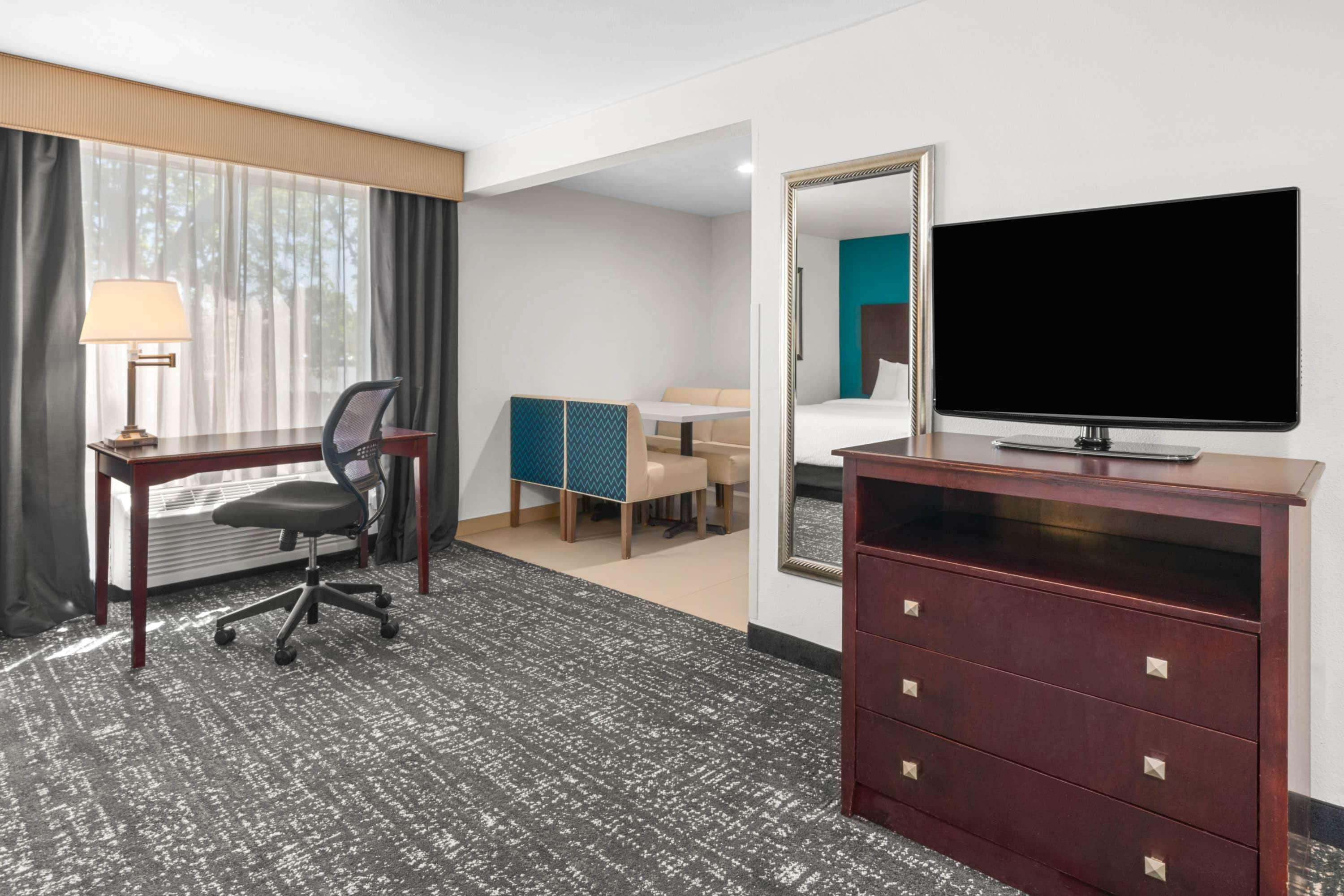 מלון La Quinta By Wyndham Portland Nw מראה חיצוני תמונה