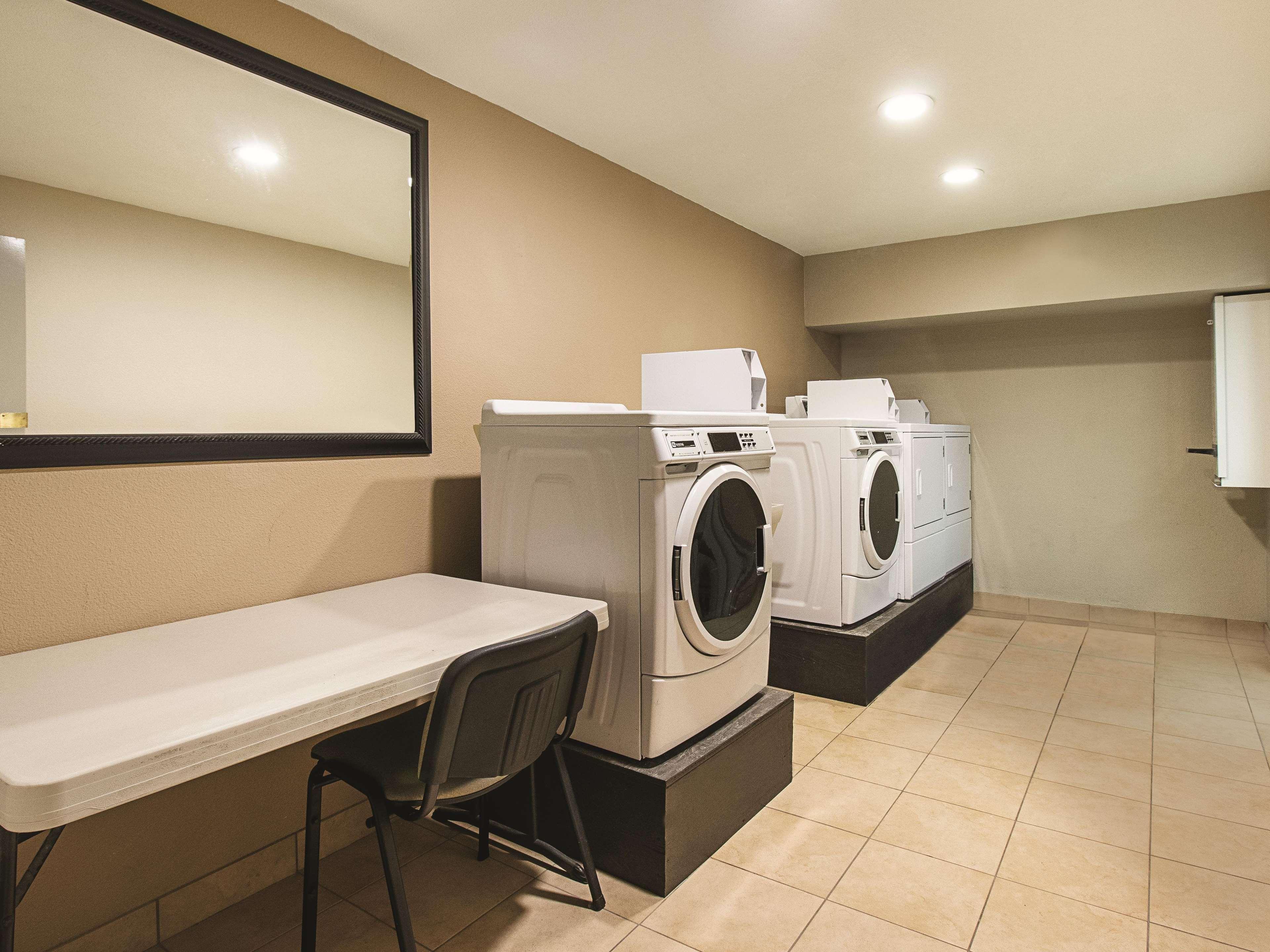 מלון La Quinta By Wyndham Portland Nw מראה חיצוני תמונה