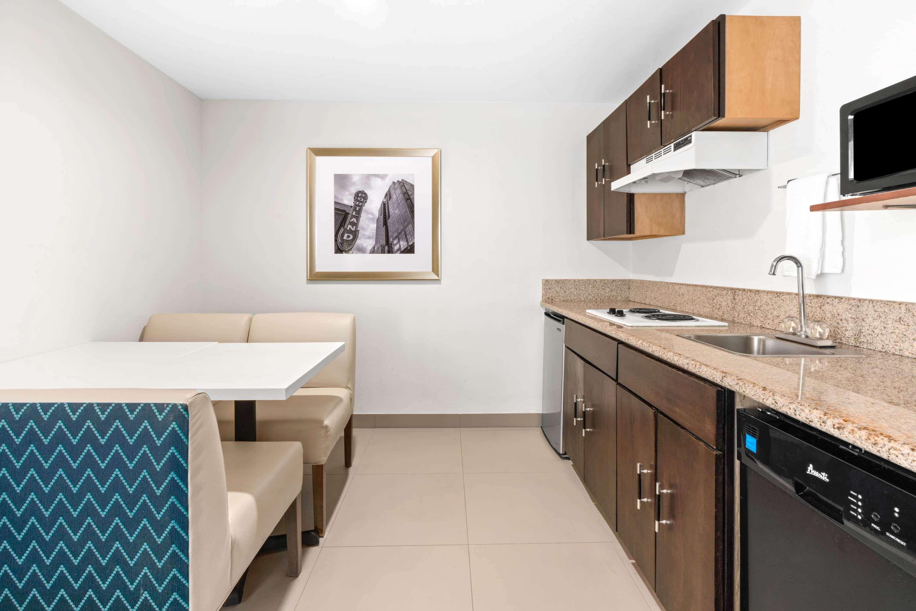 מלון La Quinta By Wyndham Portland Nw מראה חיצוני תמונה